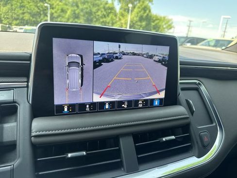 Certified 2021 GMC Yukon SLT w/ SLT Premium Package AWD/4WD image 14