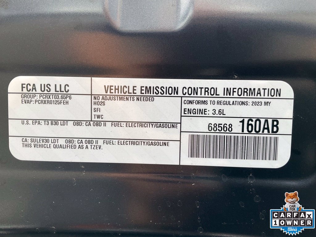 Used 2023 Chrysler Pacifica Limited w/ Uconnect Theater Family Group FWD image 14
