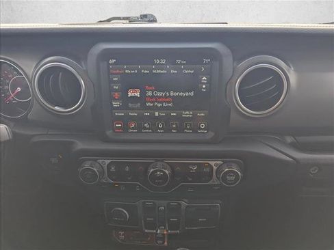 Used 2022 Jeep Gladiator Rubicon w/ Cold Weather Group image 13