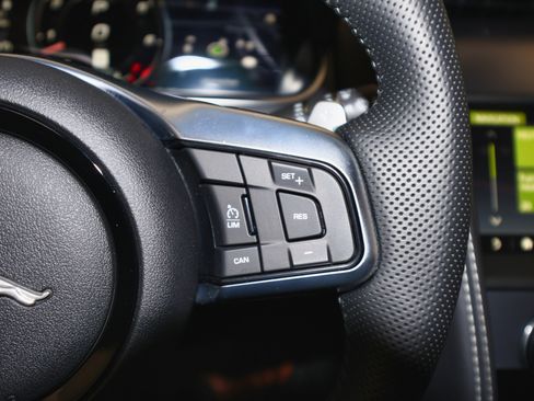 Used 2023 Jaguar F-TYPE R image 21