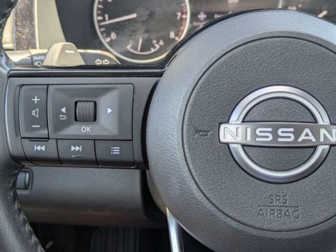Used 2022 Nissan Pathfinder SV w/ SV Premium Package FWD image 19