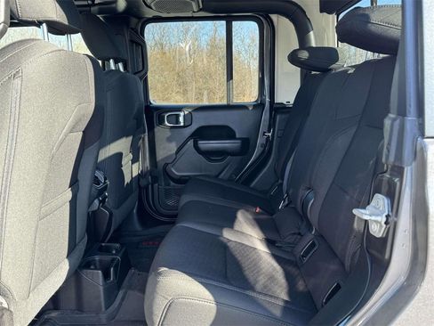Used 2021 Jeep Gladiator Sport image 13