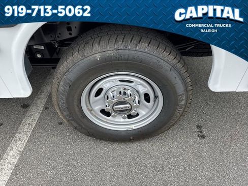 New 2025 Ford F250 XL w/ XL Chrome Package image 13