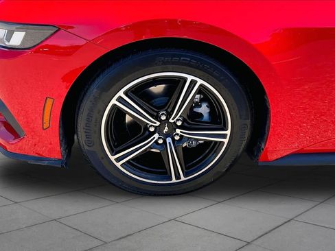 Used 2024 Ford Mustang Convertible RWD image 10