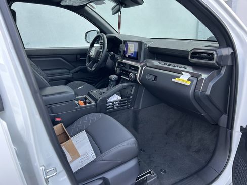 Used 2026 Toyota Tacoma SR5 image 13