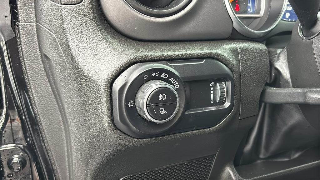 Used 2023 Jeep Gladiator Sport AWD/4WD image 15