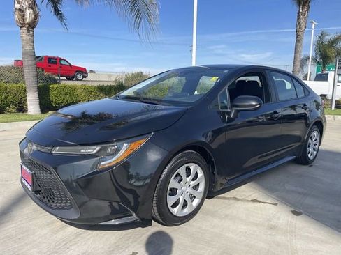 Used 2020 Toyota Corolla LE image 1