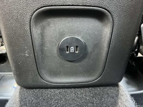 Used 2025 Ford Escape ST-Line FWD image 17