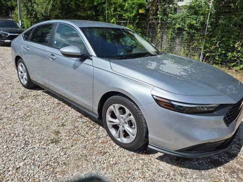 Used 2025 Honda Accord LX image 4