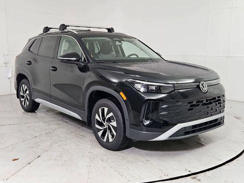 New 2025 Volkswagen Tiguan S image 8