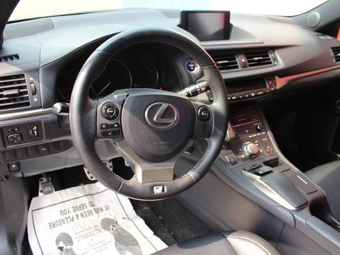 Used 2014 Lexus CT 200h w/ F Sport w/Nuluxe Interior FWD image 9