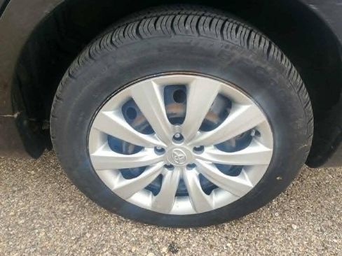 Used 2012 Toyota Corolla LE FWD image 28