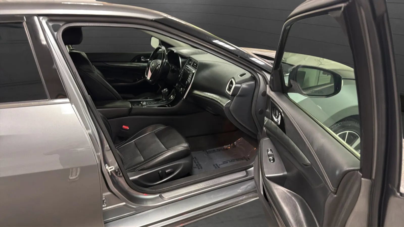 Used 2021 Nissan Maxima 3.5 SV w/ Floor Mat Group FWD image 22