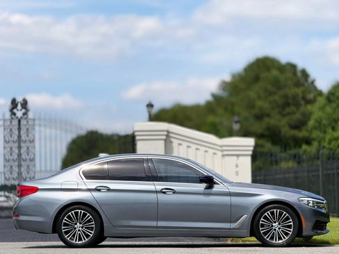 Used 2019 BMW 530i xDrive w/ Convenience Package AWD/4WD image 6