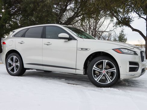 Used 2017 Jaguar F-PACE R-Sport image 1