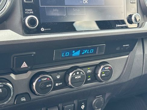 Used 2021 Toyota Tacoma TRD Off-Road AWD/4WD image 20