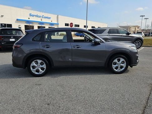Used 2024 Honda HR-V LX image 9