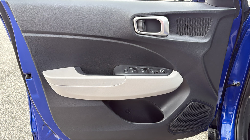 Used 2026 Hyundai Venue SEL FWD image 15