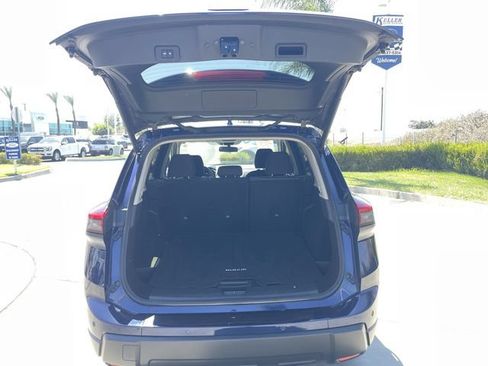 Used 2025 Nissan Rogue SV FWD image 25