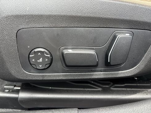Used 2025 BMW 330i Sedan RWD image 36