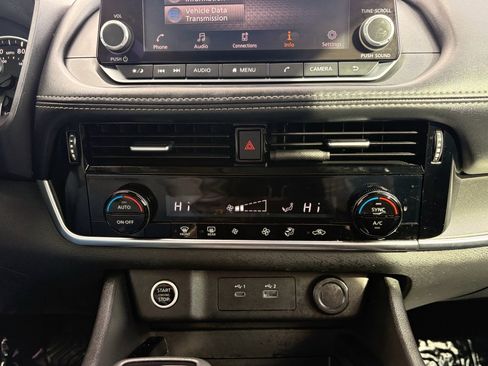 Used 2022 Nissan Rogue SV image 24