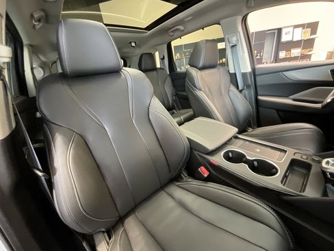 Certified 2025 Acura MDX w/ Technology Package image 23