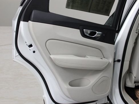 Certified 2023 Volvo XC60 B5 Ultimate w/ Climate Package image 58