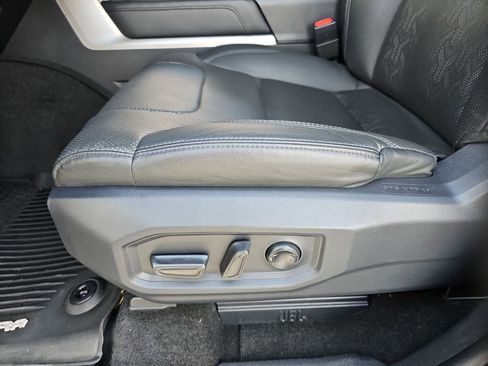 Used 2024 Toyota Tundra Limited AWD/4WD image 17