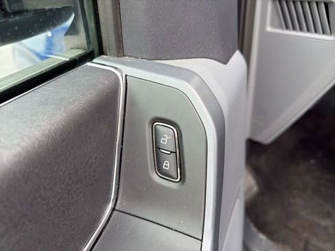 Used 2025 Ford F150 XLT w/ Equipment Group 301A Standard image 19