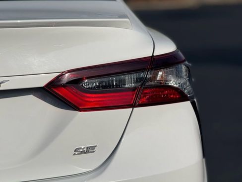 Used 2024 Toyota Camry SE image 12