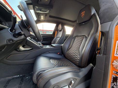 Used 2023 Lamborghini Urus S image 12