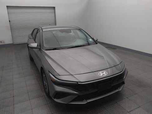 Used 2024 Hyundai Elantra SEL FWD image 14