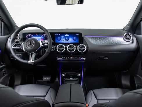 New 2025 Mercedes-Benz GLA 250 4MATIC image 16