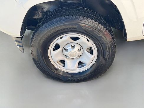 Used 2023 Toyota Tacoma SR AWD/4WD image 30