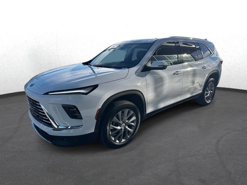 Used 2025 Buick Enclave Preferred image 7