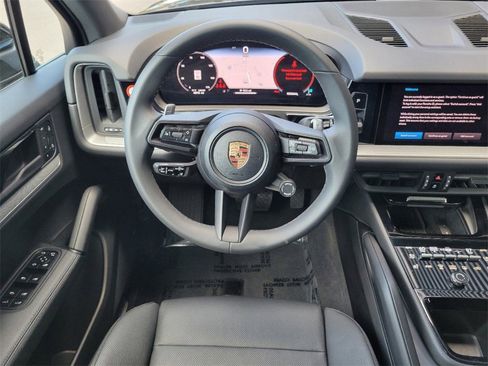 Used 2025 Porsche Cayenne image 16