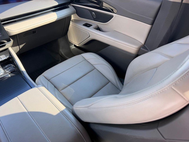 Used 2024 Lincoln Nautilus Premier AWD/4WD image 16