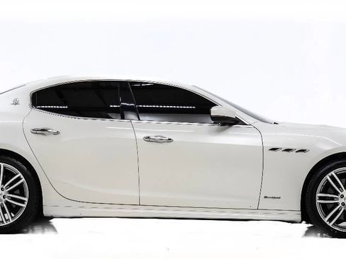 Used 2018 Maserati Ghibli S GranSport image 5