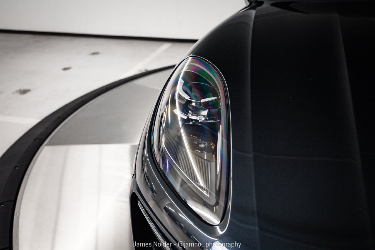 Certified 2023 Porsche Macan AWD/4WD image 13