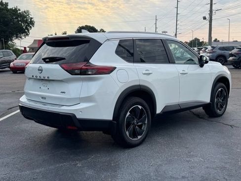Used 2025 Nissan Rogue SV w/ SV Premium Package AWD/4WD image 5