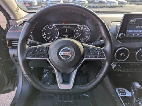 Used 2022 Nissan Sentra SR w/ SR Premium Package image 13