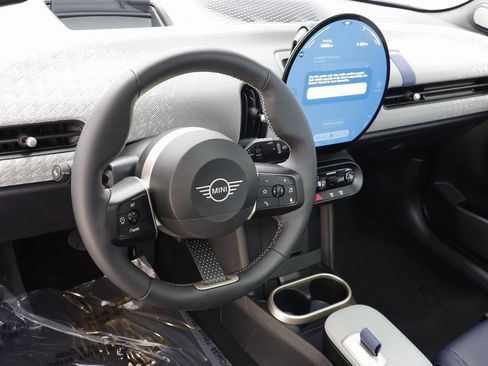 Certified 2025 MINI Cooper S image 7