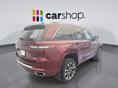 Used 2023 Jeep Grand Cherokee Overland w/ Luxury Tech Group IV AWD/4WD image 5