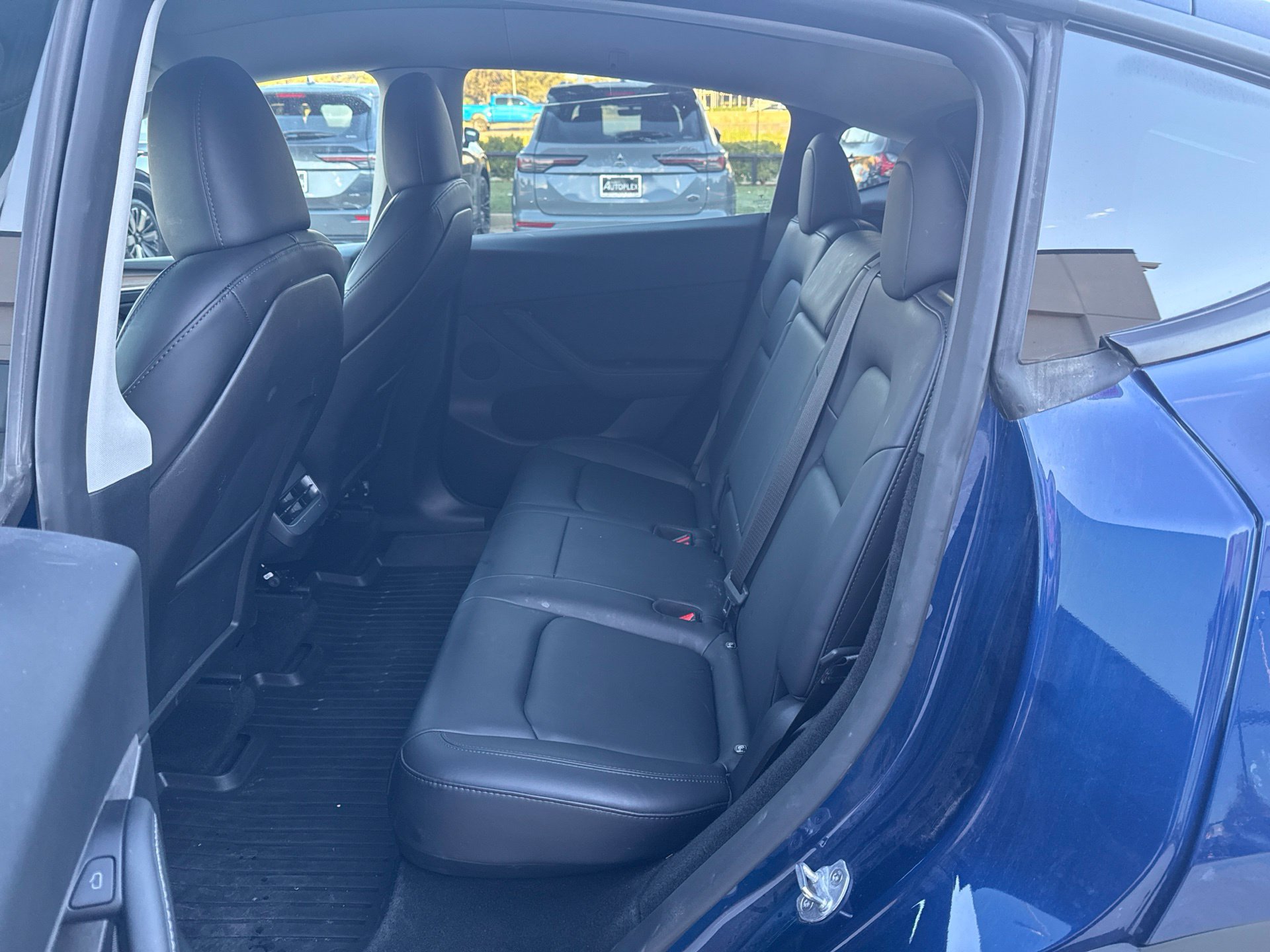 Used 2024 Tesla Model Y Performance AWD/4WD image 5