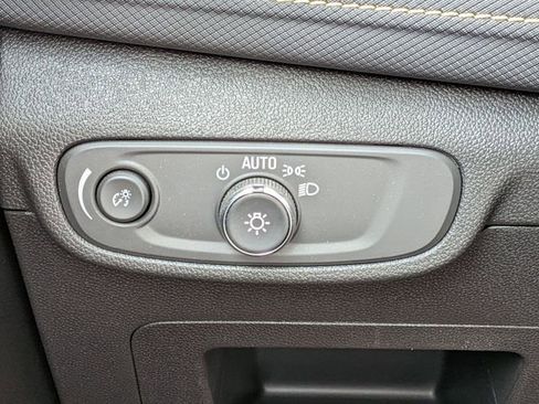 Used 2025 Chevrolet TrailBlazer ACTIV w/ Convenience Package FWD image 18