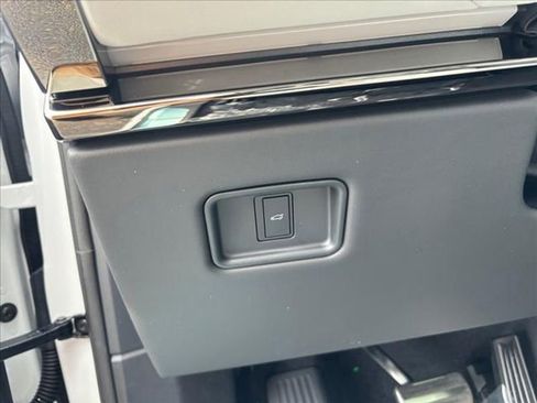 Used 2024 Land Rover Range Rover Sport Dynamic SE image 25