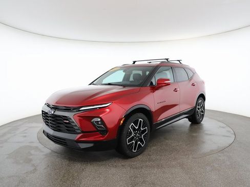 Used 2023 Chevrolet Blazer RS image 2