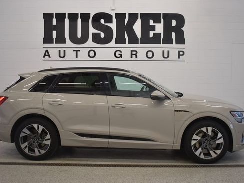 Used 2021 Audi e-tron Premium w/ Convenience Plus Package AWD/4WD image 2