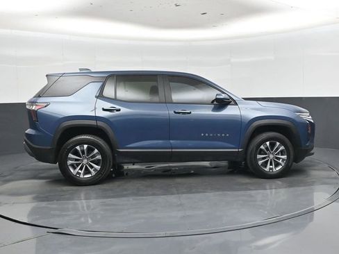 Used 2026 Chevrolet Equinox LT FWD image 2