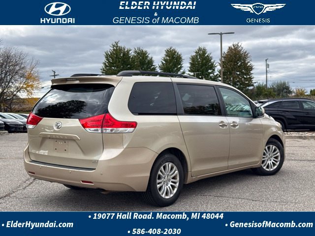 Used 2014 Toyota Sienna XLE FWD image 5